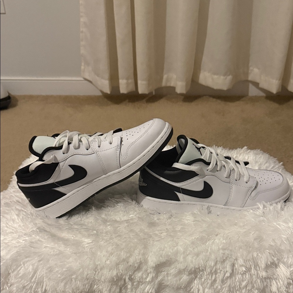Brand New Kids Black & White Air Jordan